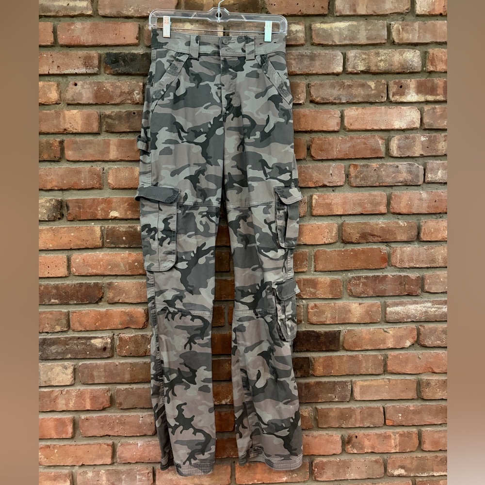 Abercrombie & Fitch Camo Pants - Size 25